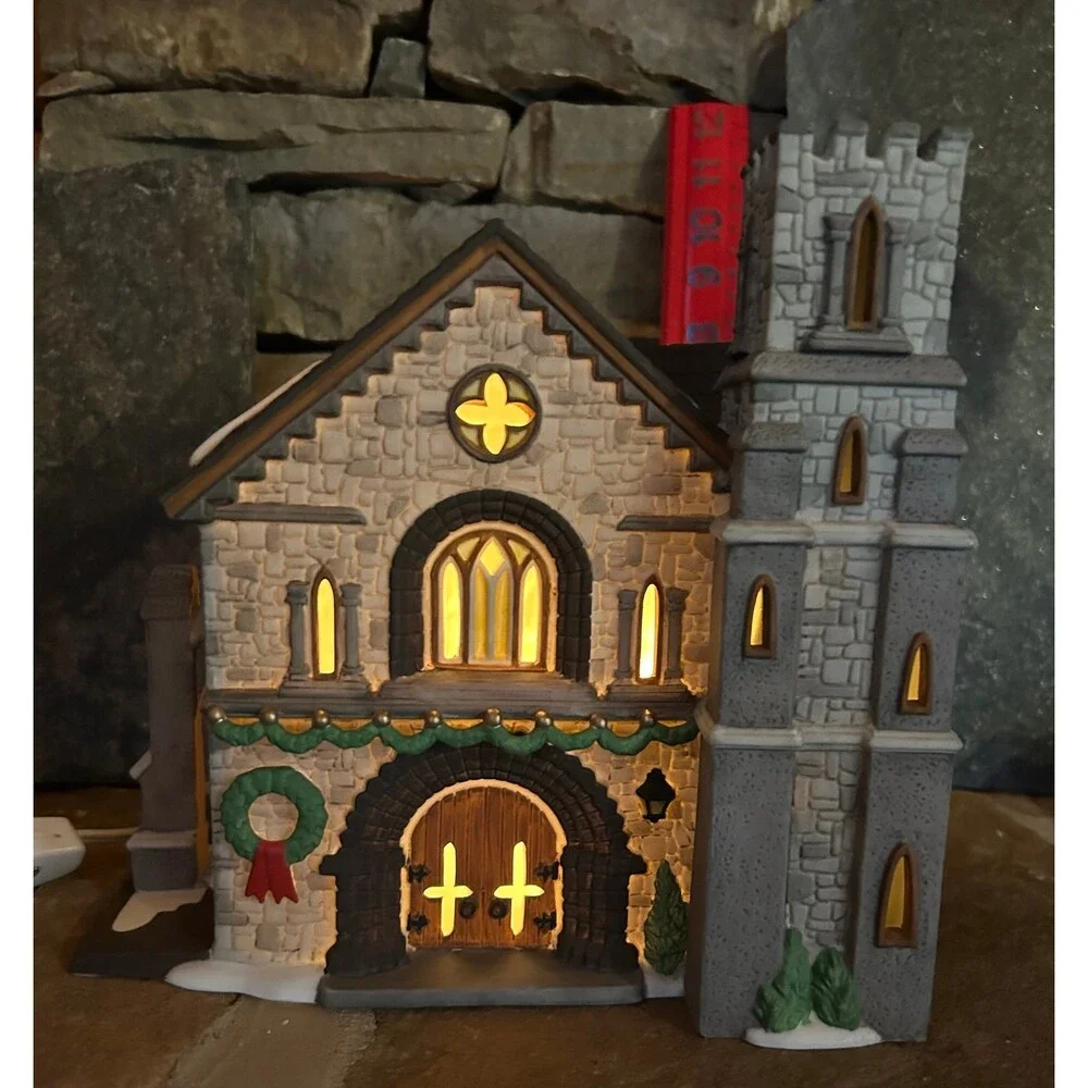 Department Dept 56 Dickens Village Series Whittlesbourne Church 1994 In box
